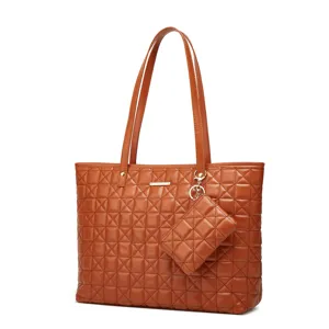 Sac cabas matelassé marron pour femme, sac bandoulière de travail avec pochette, grande capacité.