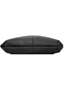 Schwarze weiche Ledertasche Unterseite, lässige Handtasche, minimalistisches Pendler-Design.