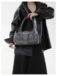 Retro Y2K Stijl Boston Schoudertas Dames Geklonken Motorfiets Handtas met Kruisband