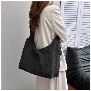Borsa a tracolla slouchy a quadri casual da donna, borsa hobo capiente da lavoro.