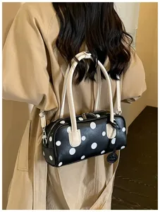 Stilvolle Polka Dot Bowling Tasche Detail, lässige Unterarm Umhängetasche für Damen Alltag.