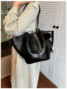 Black vintage oil wax leather tote bag detail, large capacity shoulder handbag for women stylish