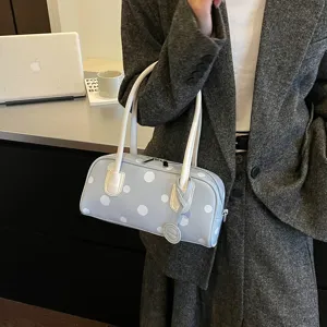 Chic gepunktete Bowlingtasche für Damen, modische Umhängetasche für Alltag und Büro.