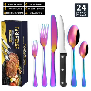 Set posate arcobaleno in acciaio inossidabile da 24 pezzi con coltelli, forchette e cucchiai.