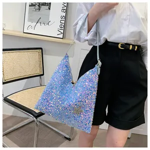 Stylish sequin hobo shoulder bag with sparkling details, perfect for trendy daily outfits.