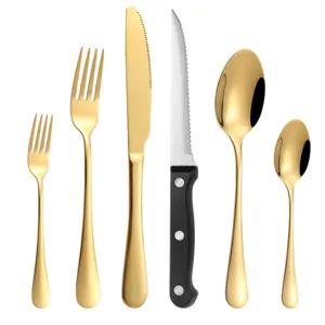 Set di posate in acciaio inossidabile dorato 24 pezzi con coltello da bistecca per cucina.