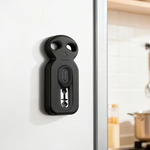 Coltello per incisione pane magnetico per panificazione, vista dettagliata dell'utensile nero.