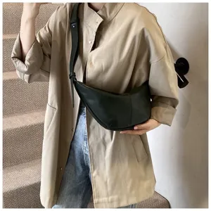 Sac besace croissant rétro minimaliste pour femme, sac bandoulière élégant pour le quotidien.