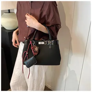 Stylish women handbag autumn new casual minimalist crossbody bag black handle design
