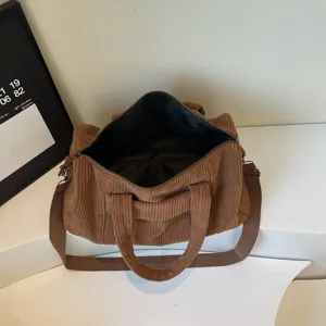 Borsa sportiva in velluto a coste, grande borsa a spalla casual per luso quotidiano.