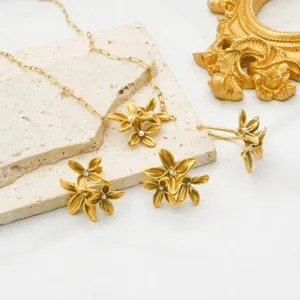 Vintage goldene Blumen Schmuckset Halskette Ohrringe Ring elegante Mode Accessoires