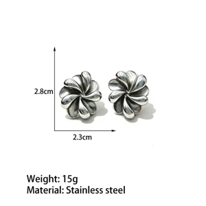 Stainless steel vintage flower earrings detail, silver tone floral stud, 2.8x2.3cm size