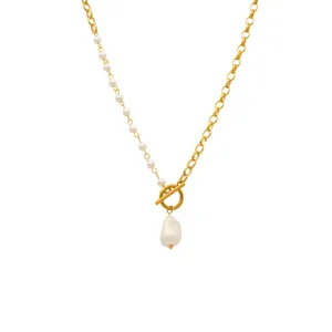 Asymmetric OT clasp pearl necklace in 18k gold plated stainless steel with baroque pearl pendant.