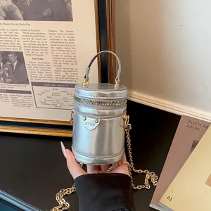 Mini Sac Seau en PU Laser Brillant de Style Coréen pour Enfants Filles Bandoulière Chaîne en Métal Petit Sac Cylindrique