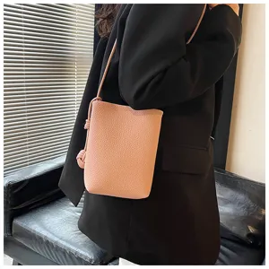 Sac bandoulière vertical minimaliste pour femme petite pochette élégante en cuir