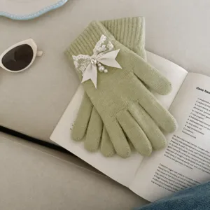 Women green knitted gloves with pearl lace bow, sweet winter warm five finger gloves