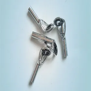 Detailopname van roestvrijstalen vishengel geleide ring top tip accessoires voor gebruik.