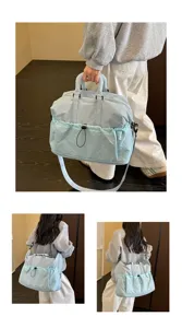 Grosse Kapazitat Reisegepacktasche mit Fronttasche und Schultergurt in Hellblau