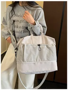 Große erweiterbare Reisetasche, lässige Umhängetasche für Fitness und kurze Ausflüge.