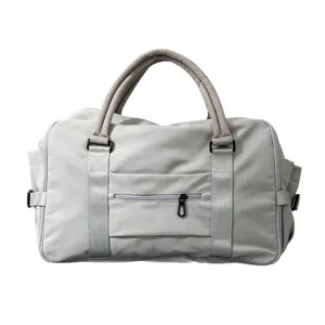 Borsa da viaggio in nylon impermeabile sportiva con scomparto bagnato e trolley.