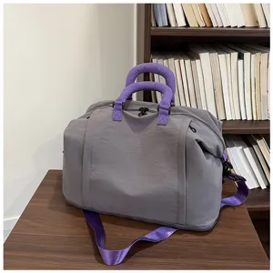 Borsone da viaggio bicolore grigio e viola di grande capacità per sport e tempo libero.