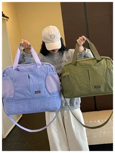 Grand sac de voyage à carreaux avec séparation sec-humide, sac de sport et de fitness léger.