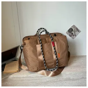 Sac de Voyage à Carreaux Élégant Grande Capacité Sac Bandoulière Léger pour Sport et Loisir