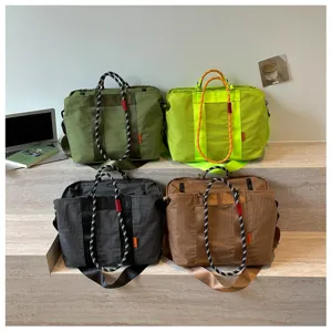 Sac de sport à carreaux tendance léger grande capacité voyage épaule sac à main pratique.