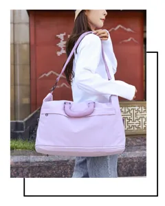 Grosse Kapazitaet Reise Duffel Bag wasserdichte Fitnessoese hellvioletter Schultertasche
