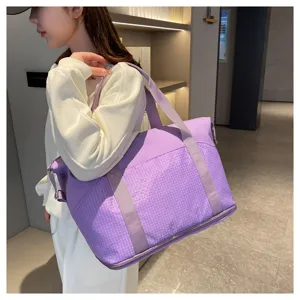 Borsa fitness da viaggio viola leggera, borsone sportivo casual espandibile per campeggio all'aperto.
