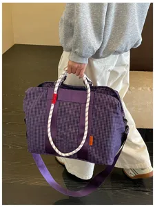 Sac de voyage sport à motif à carreaux, grande capacité, léger pour fitness et déplacements.