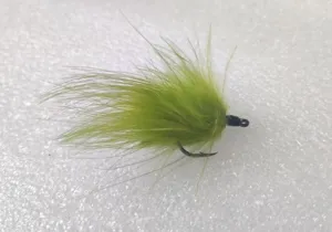 Señuelo de pesca con mosca verde gancho de hierba bionico vista detallada del producto.