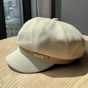 Retro woolen newsboy hat with leather strap, classic chic vintage beret for autumn winter.
