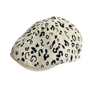 Gorra plana vintage de ante con estampado de leopardo para mujer, sombrero estilo retro.