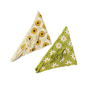 Foulard triangolare all'uncinetto floreale, graziosa fascia con margherite per viaggi estivi.