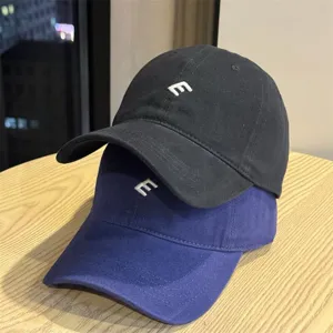 Gorra de béisbol clásica con letra E bordada, sombrero profundo casual y versátil para uso diario.