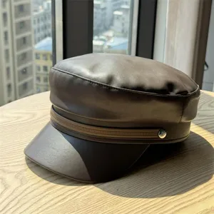 Braune PU Leder Kapitänsmütze Vintage Marine Militär Newsboy Beret Damen Detail Ansicht