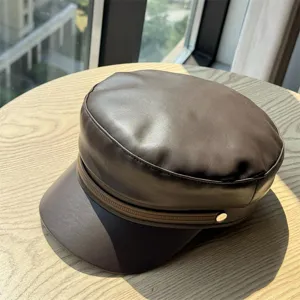 Retro PU Leder Bakerboy Mütze für Damen, stilvolle Vintage Schirmmütze mit Metall-Schnalle.