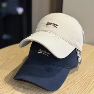 Washed distressed baseball cap for men and women, casual couple street style cotton hat.