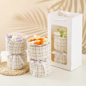 Ramo de Flores Puff de Lana Tejida Terminado Estilo Small Fragrance Regalo Floral de Ganchillo Hecho a Mano para Cumpleaños Decoración