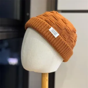 Karamel gebreide muts voor heren en dames, minimalistische effen warme winterse schedelmuts.
