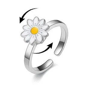Silberner verstellbarer Spinner Ring mit niedlichem weißem und gelbem Gänseblümchen Design.