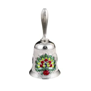 Cloche à main en métal vintage avec motif de paon en émail coloré, idéale per service et déco.