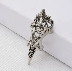 Punk rock gothic stijl draak knokkel ring met sprankelende strass steentjes voor mode uniseks.