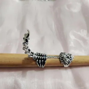 Punk strass draak schedel pantser ring detail, vintage gothische gewrichtsring.