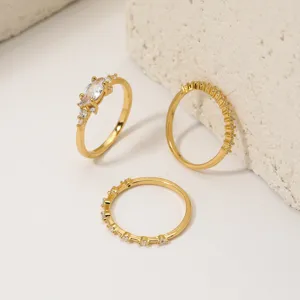 Set di anelli in zircone placcati in oro, eleganti anelli impilabili a tre pezzi.