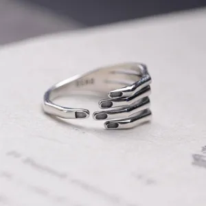 Vintage silver finger open ring, creative artistic hug design jewelry for women and girls.