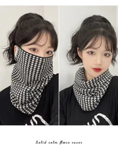 Winter warm houndstooth fleece face mask and neck gaiter for women cycling windproof.