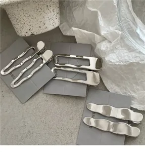 Pinces à cheveux en métal argenté minimaliste pour femmes, pinces bec de canard géométriques.