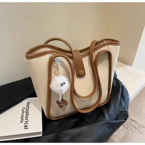 Borsa a tracolla retrò Maillard grande capacità borsa in pelle PU con grazioso ciondolo peluche